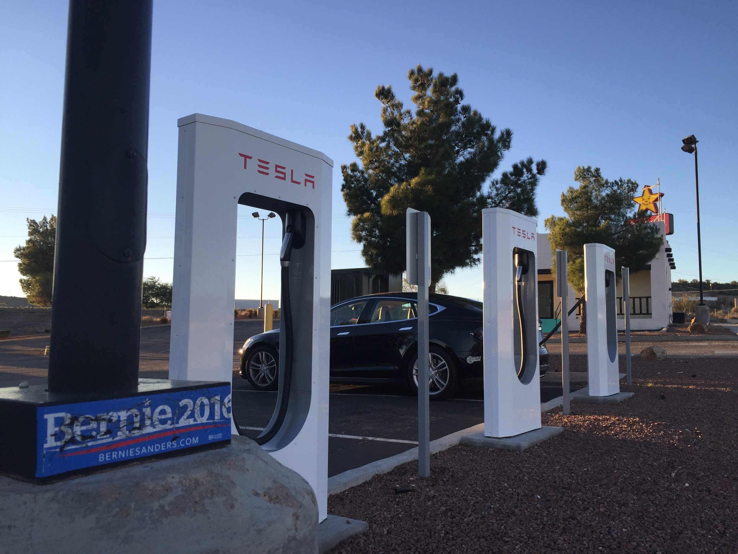 Solar powered Supercharger in Barstow. The stall I pulled into was giving an erratic charge.